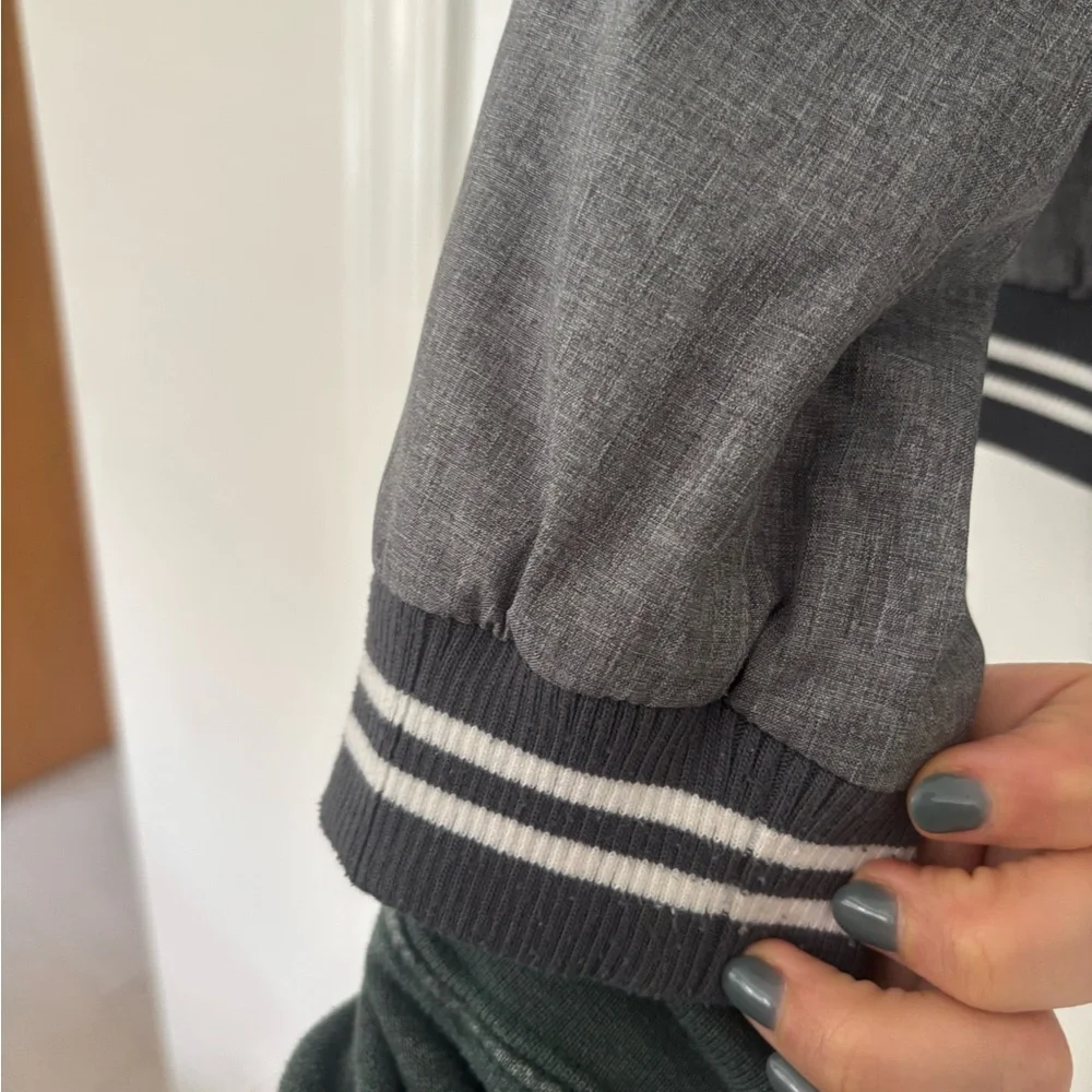 Zara Gray Sporty Windbreaker with Hood and Elasticized Cuffs Size XL